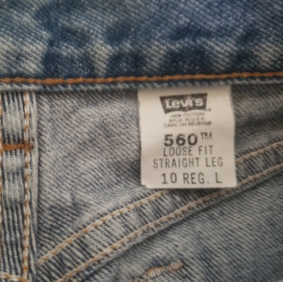 Vintage Levi's Light Blue Denim. 560 Loose Fit. Straight Jean's. Size 10 - Picture 3 of 4